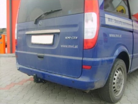 Mercedes Viano fabricat intre 2003 - 2014 carlig de remorcare marca Autohak [3]