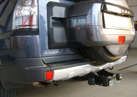 Carlig remorcare Mitsubishi Pajero 3/5 usi dupa 2007 marca Autohak [9]