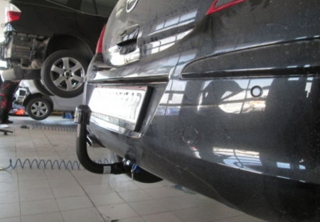 Opel Corsa D 2006 - 2019 carlig de remorcare demontabil automat vertical marca Autohak [4]