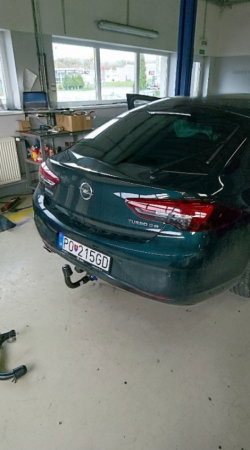 Opel Insignia 5 usi dupa 2017 carlig de remorcare demontabil automat vertical marca Autohak [3]