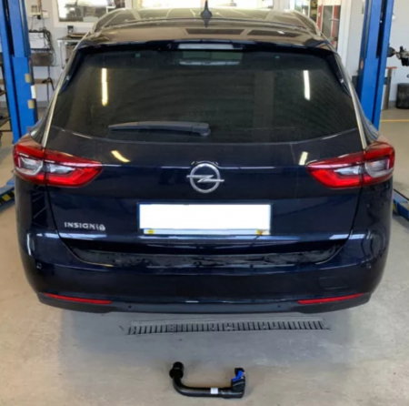 Opel Insignia combi dupa 2017 carlig de remorcare demontabil automat vertical marca Autohak [7]