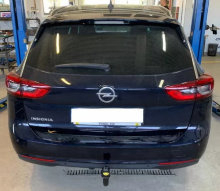Opel Insignia combi dupa 2017 carlig de remorcare demontabil automat vertical marca Autohak [4]