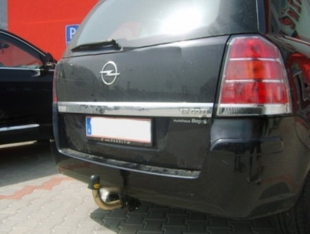 Opel Zafira B 2005 - 2012 carlig de remorcare demontabil automat cu maneta marca Autohak [1]