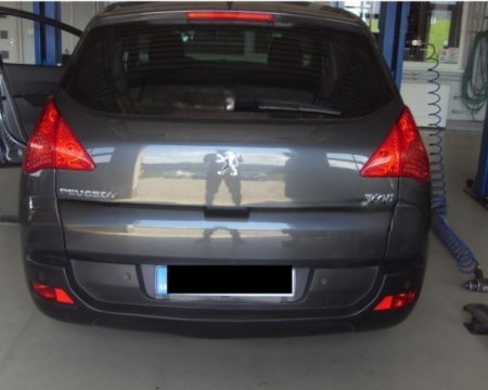 Peugeot 3008 fabricat intre 2009 - 2016 carlig de remorcare demontabil automat vertical marca Autohak [6]