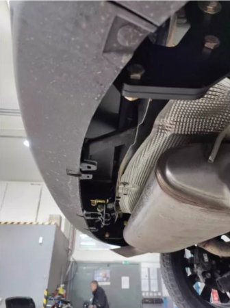 Renault Austral dupa 2022 carlig de remorcare demontabil automat vertical marca Autohak [6]