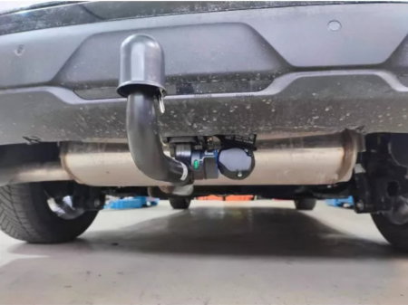 Renault Austral dupa 2022 carlig de remorcare demontabil automat vertical marca Autohak [3]