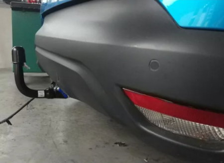 Renault Captur 2013 - 2019 carlig de remorcare demontabil automat cu maneta marca Autohak [3]