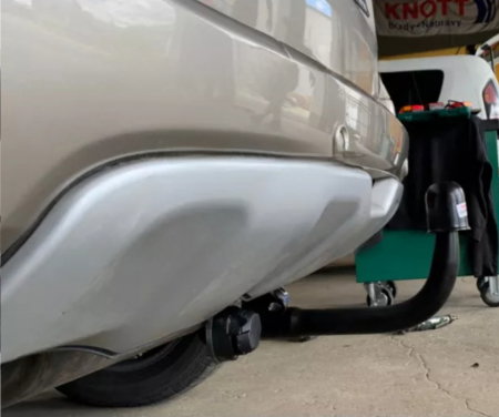 Renault Kadjar 2008 - 2017 carlig de remorcare demontabil automat vertical marca Autohak [7]