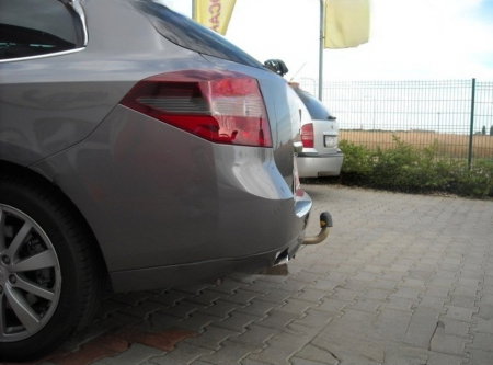 Renault Laguna combi dupa 2007 carlig de remorcare demontabil automat cu maneta marca Autohak [1]