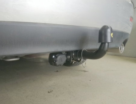 Renault Latitude dupa 10.2010 carlig de remorcare demontabil automat cu maneta marca Autohak [3]
