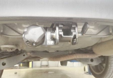 Renault Latitude dupa 10.2010 carlig de remorcare demontabil automat cu maneta marca Autohak [8]