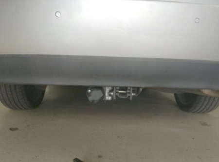 Renault Latitude dupa 10.2010 carlig de remorcare demontabil automat cu maneta marca Autohak [1]