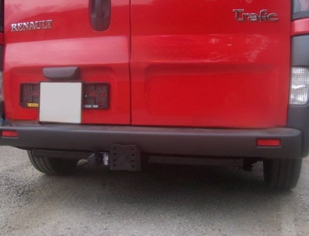 Carlig remorcare Renault Trafic duba dupa 2001 marca Autohak [2]