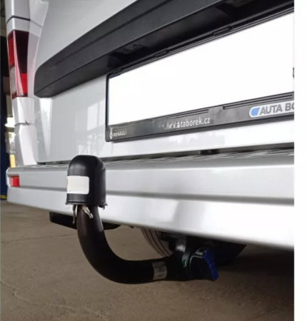 Renault Trafic dupa 2014 carlig de remorcare demontabil automat vertical marca Autohak [7]