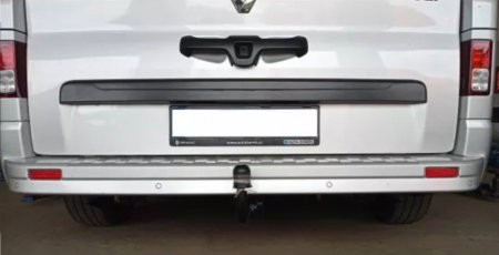Renault Trafic dupa 2014 carlig de remorcare demontabil automat vertical marca Autohak [4]