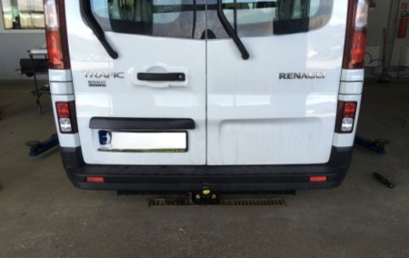 Renault Trafic fabricat dupa 2014 carlig de remorcare marca Autohak [5]