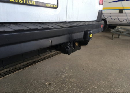 Renault Trafic fabricat dupa 2014 carlig de remorcare marca Autohak [2]