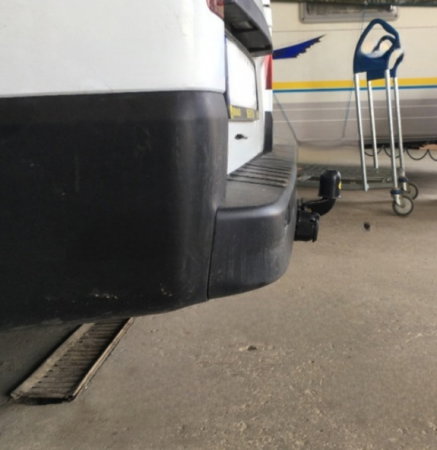 Renault Trafic fabricat dupa 2014 carlig de remorcare marca Autohak [1]