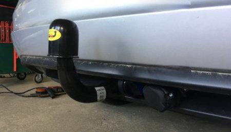 Seat Alhambra dupa 2010 carlig de remorcare demontabil automat vertical marca Autohak [7]
