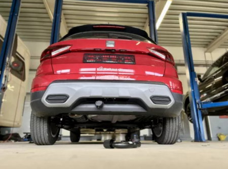 Seat Arona dupa 2017 carlig de remorcare demontabil automat vertical marca Autohak [7]