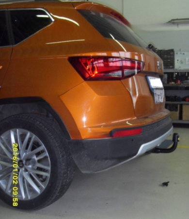 Seat Ateca dupa 2016 carlig de remorcare demontabil automat vertical marca Autohak [7]