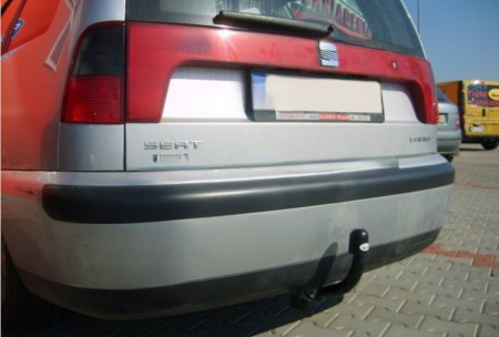 Carlig remorcare Seat Cordoba combi fabricat intre 1996 - 2002 marca Autohak [2]