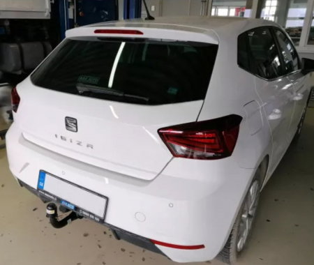 Seat Ibiza htb dupa 2017 carlig de remorcare demontabil automat vertical marca Autohak [5]