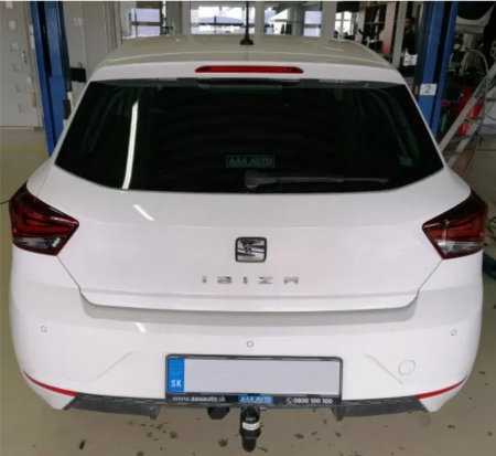 Seat Ibiza htb dupa 2017 carlig de remorcare demontabil automat vertical marca Autohak [3]