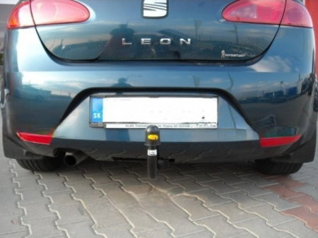 Seat Leon 2005 - 2013 carlig de remorcare demontabil automat vertical marca Autohak [7]