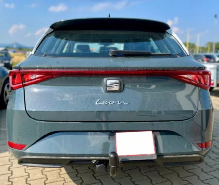 Seat Leon ST combi dupa 2020 carlig de remorcare demontabil automat vertical marca Autohak [3]