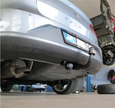 Seat Toledo 5 usi dupa 2013 carlig de remorcare demontabil automat vertical marca Autohak [3]