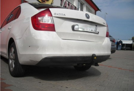 Carlig remorcare Skoda Rapid dupa 2012 marca Autohak [1]