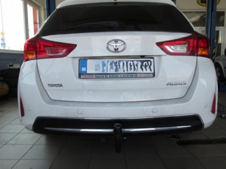 Toyota Auris combi 2013 - 2018 carlig de remorcare demontabil automat vertical marca Autohak [8]
