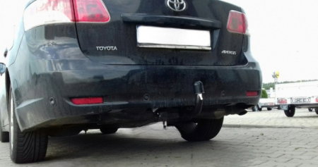 Toyota Avensis combi dupa 2009 carlig de remorcare demontabil automat vertical marca Autohak [3]