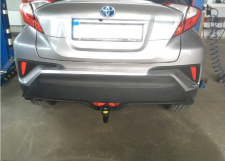 Toyota CH-R dupa 2016 carlig de remorcare demontabil automat vertical marca Autohak [10]