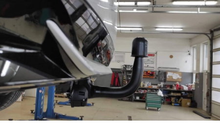 Toyota Corolla combi dupa 2019 carlig de remorcare demontabil automat vertical marca Autohak [4]