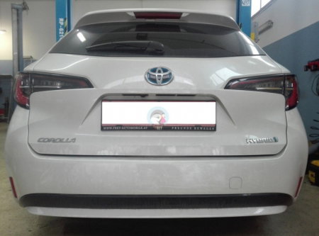 Toyota Corolla combi dupa 2019 carlig de remorcare demontabil automat vertical marca Autohak [7]