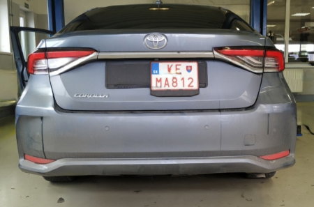 Toyota Corolla sedan E18 dupa 2019 carlig de remorcare demontabil automat vertical marca Autohak [6]