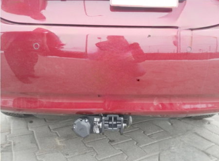Toyota Corolla sedan E18 2013 - 2018 carlig de remorcare demontabil automat cu maneta marca Autohak [4]