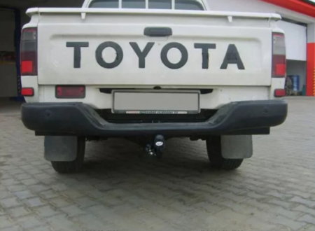Carlig remorcare Toyota Hilux  cu treapta 1997-2004 marca Autohak [2]