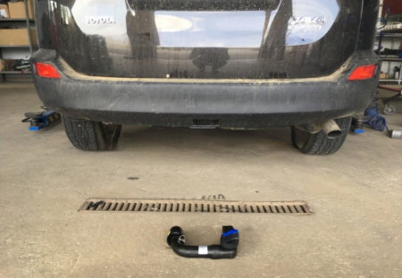 Toyota RAV 4 2013 - 2016 carlig de remorcare demontabil automat verticalmarca Autohak [5]