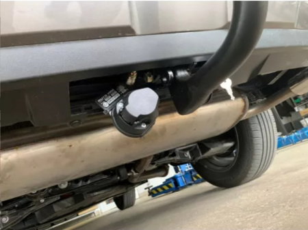 Toyota RAV 4 dupa 2019 carlig de remorcare demontabil automat vertical marca Autohak [5]