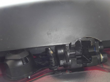 Toyota Yaris 3/5 usi dupa 2014 carlig de remorcare demontabil automat vertical marca Autohak [5]
