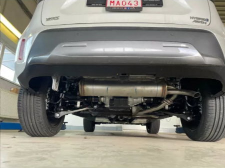 Toyota Yaris Cross dupa 07.2021 carlig de remorcare demontabil automat vertical marca Autohak [7]