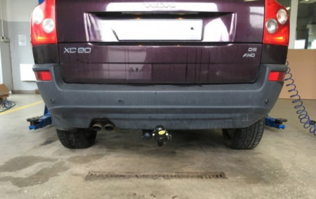 Volvo XC90 2002 - 04/2015 carlig de remorcare demontabil automat cu maneta marca Autohak [4]