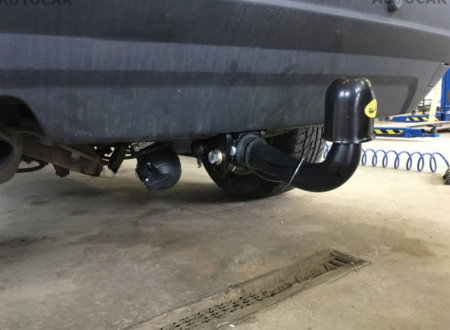 Volvo XC90 2002 - 04/2015 carlig de remorcare demontabil automat cu maneta marca Autohak [7]