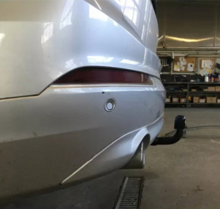 Volvo XC90 dupa 05/2015 carlig de remorcare demontabil automat vertical marca Autohak [6]