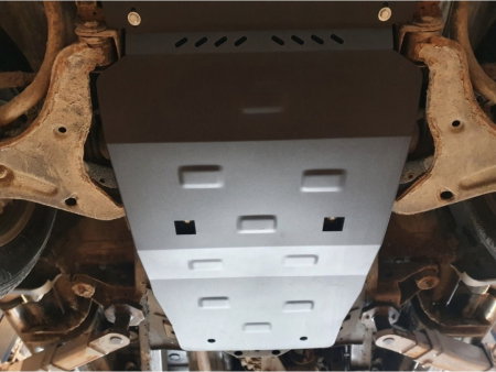 creeaza text pagina produs Scut motor metalic Mitsubishi Eclipse Cross 2018 - prezent folosind pictograme in descriere (nu folosi cuvantul pictograme in text), garantie 2 ani, retur 14 zile si detaliile tehnice Cod produs 15.094 Cod Ean 5941986205223 Marca Mitsubishi Model Mitsubishi Eclipse Cross An 2018 - 2025 Grosime 2.5 mm Greutate: 12 kg Protejează motor, cutie de viteză Motorizare toate Scut Motor Metalic Mitsubishi Eclipse Cross (2018 - Prezent) Protejează inima mașinii tale, indiferent de motorizare, cu acest scut motor metalic robust. Conceput special pentru Mitsubishi Eclipse Cross, acest scut oferă o barieră solidă împotriva pietrelor, noroiului, zăpezii și altor obstacole întâlnite în timpul condusului. Caracteristici Principale:  [5]
