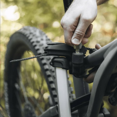 Suport pentru 3 biciclete Thule Epos 979100 cu prindere pe carligul de remorcare (13pini) [5]