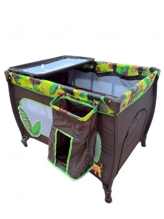 Camera copilului - Patut cu masa de infasat, cu doua nivele, saltea si sac colector, P02 maro cu verde